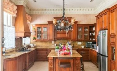 DIJUAL RUMAH LUXURIOUS EUROPEAN CLASSIC NORTRIDGE GOLF SENTUL CITY