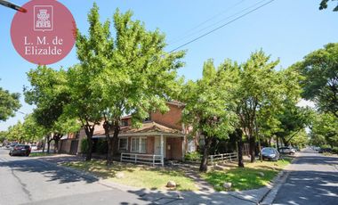 Julian Navarro y Hudson - Casa en Venta c/jardin y pileta - Beccar