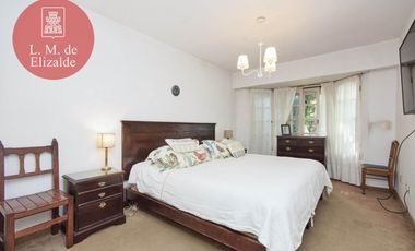 Julian Navarro y Hudson - Casa en Venta c/jardin y pileta - Beccar