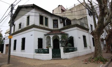 Residencia de estilo a 2 cuadras de Libertador, excelente ubicacion