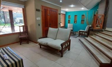 Chalet en alquiler en Carilo