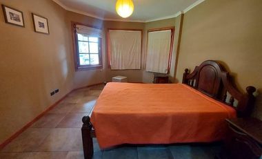Chalet en alquiler en Carilo