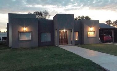 Casa en venta - Barrio Privado Campo Daromy-San Vicente