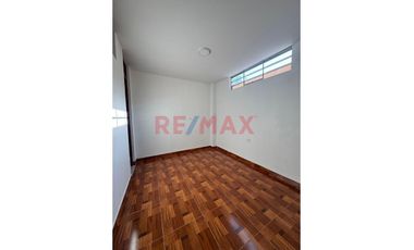 🏡 ¡Alquiler Departamento En Alquiler 1Er Piso  En Urb. Jose Quiñones✨