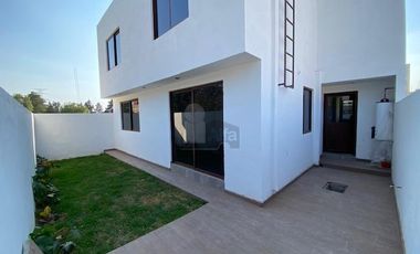 Casa en condominio en venta en Santa María Tulantongo, Texcoco, México