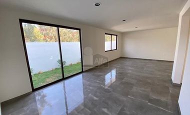 Casa en condominio en venta en Santa María Tulantongo, Texcoco, México