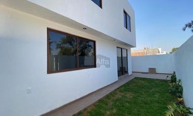 Casa en condominio en venta en Santa María Tulantongo, Texcoco, México