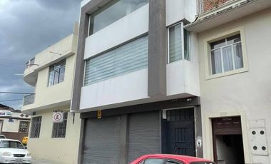 Vendo casa rentera central