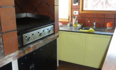 Chalet 2 plantas Los troncos / Guemes