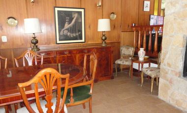 Chalet 2 plantas Los troncos / Guemes