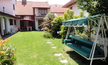 Chalet 2 plantas Los troncos / Guemes