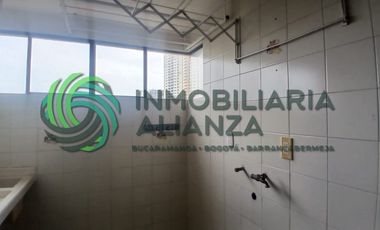 apartamento en arriendo en la floresta. Cod A9600