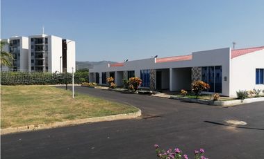 ARRIENDO CASA  AMUEBLADA CONDOMIO EL CASTILLO VIA AL ESPINAL