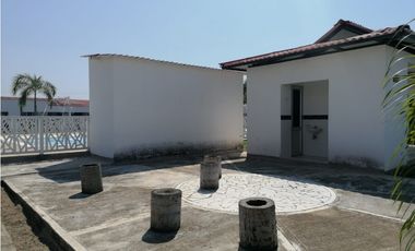 ARRIENDO CASA  AMUEBLADA CONDOMIO EL CASTILLO VIA AL ESPINAL