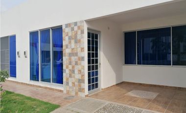 ARRIENDO CASA  AMUEBLADA CONDOMIO EL CASTILLO VIA AL ESPINAL