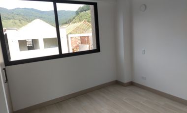 casa en arriendo en retiro. Cod A401087