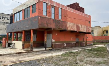 Venta de Local Comercial con 450 m2 en Av. John Spark, Col. Guadalupe Victoria, Coatzacoalcos, Ver.