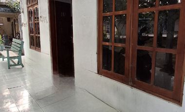 Rumah Halaman Luas  Tembelang Jombang Pinggir Jalan Ramai Jualan