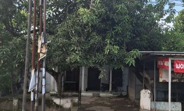 Rumah Halaman Luas  Tembelang Jombang Pinggir Jalan Ramai Jualan