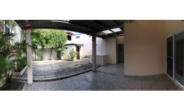 SE VENDE CASA VACA 3 REC EN BRISAS DEL GOLF
