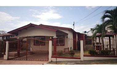 SE VENDE CASA VACA 3 REC EN BRISAS DEL GOLF
