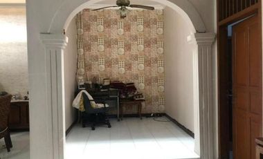 Rumah bagus Tanah luas di Kawasan Legoso, Ciputat, Tanah 700 m2 siap huni