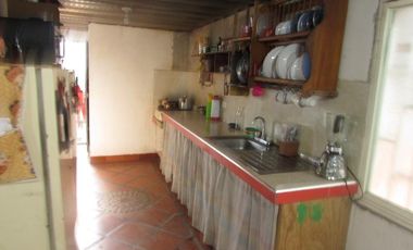 casa en venta en la alejandra. Cod V16997
