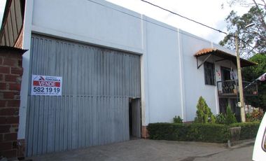 casa en venta en la alejandra. Cod V16997