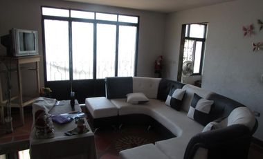 casa en venta en la alejandra. Cod V16997