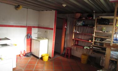 casa en venta en la alejandra. Cod V16997