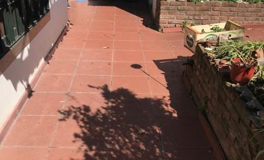 EXCELENTE PROPIEDAD EN VILLA BALLESTER.