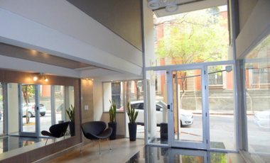 VENTA DEPARTAMENTO Semipiso 2 dormitorios con cochera. Balcon y patio. Amenities - Jujuy 1600
