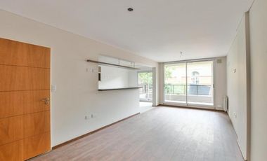 VENTA DEPARTAMENTO Semipiso 2 dormitorios con cochera. Balcon y patio. Amenities - Jujuy 1600