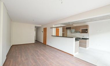 VENTA DEPARTAMENTO Semipiso 2 dormitorios con cochera. Balcon y patio. Amenities - Jujuy 1600
