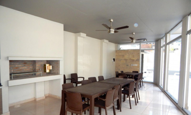 VENTA DEPARTAMENTO Semipiso 2 dormitorios con cochera. Balcon y patio. Amenities - Jujuy 1600