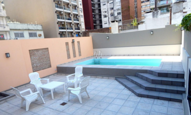 VENTA DEPARTAMENTO Semipiso 2 dormitorios con cochera. Balcon y patio. Amenities - Jujuy 1600