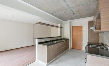 VENTA DEPARTAMENTO Semipiso 2 dormitorios con cochera. Balcon y patio. Amenities - Jujuy 1600