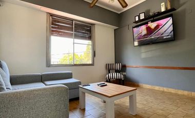 BLOCK : Departamento 3 AMBIENTES y local ubicados a 900 metros de la Avenida Tomás Espora .