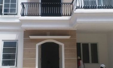 Townhouse Exclusive 2 lantai dipusat Margonda,Depok