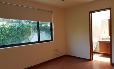 RESIDENCIA EN FRACCIONAMIENTO FUNDADORES DE ZAVALETA RENTA $24,950.00con mant incluido