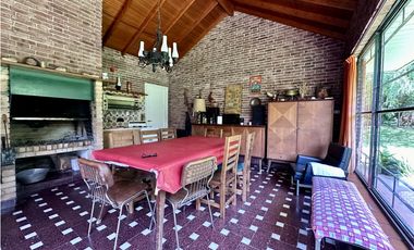 Chalet 4 ambientes Los Troncos