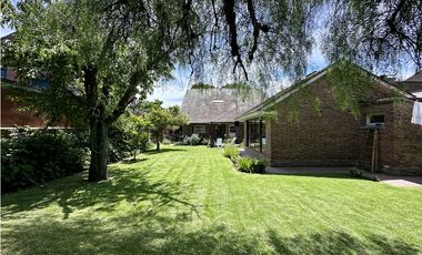 Chalet 4 ambientes Los Troncos