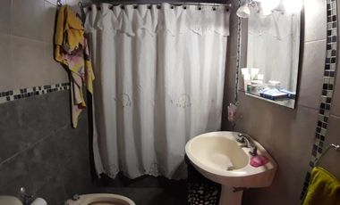 Departamento Tipo Casa en venta en Lanus Este
