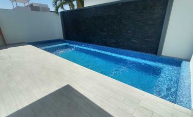 VENTA DE CASA EN ESQUINA CON ALBERCA FRACC. LOMAS RESIDENCIAL ALVARADO VERACRUZ