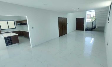 VENTA DE CASA EN ESQUINA CON ALBERCA FRACC. LOMAS RESIDENCIAL ALVARADO VERACRUZ
