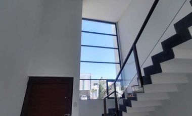 VENTA DE CASA EN ESQUINA CON ALBERCA FRACC. LOMAS RESIDENCIAL ALVARADO VERACRUZ