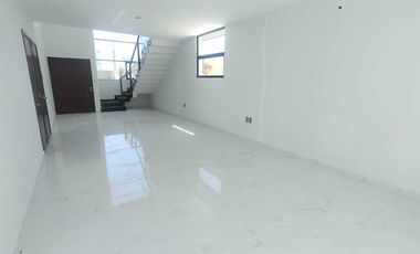 VENTA DE CASA EN ESQUINA CON ALBERCA FRACC. LOMAS RESIDENCIAL ALVARADO VERACRUZ
