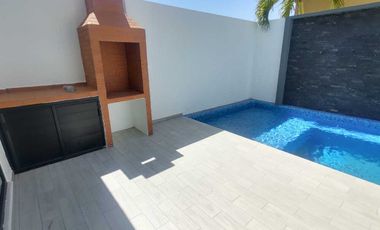 VENTA DE CASA EN ESQUINA CON ALBERCA FRACC. LOMAS RESIDENCIAL ALVARADO VERACRUZ