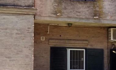BURZACO: DPTO 3 AMBIENTES EN BARRIO EMPLEADOS DE COMERCIO