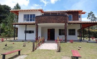 Casa en venta en EL CARMEN DE VIBORAL, sector canada